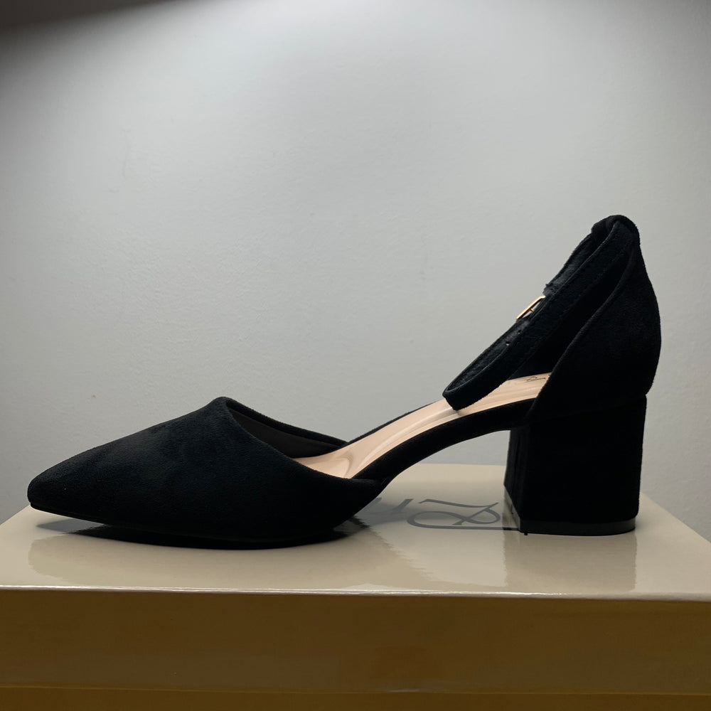 Sapato preto salto bloco