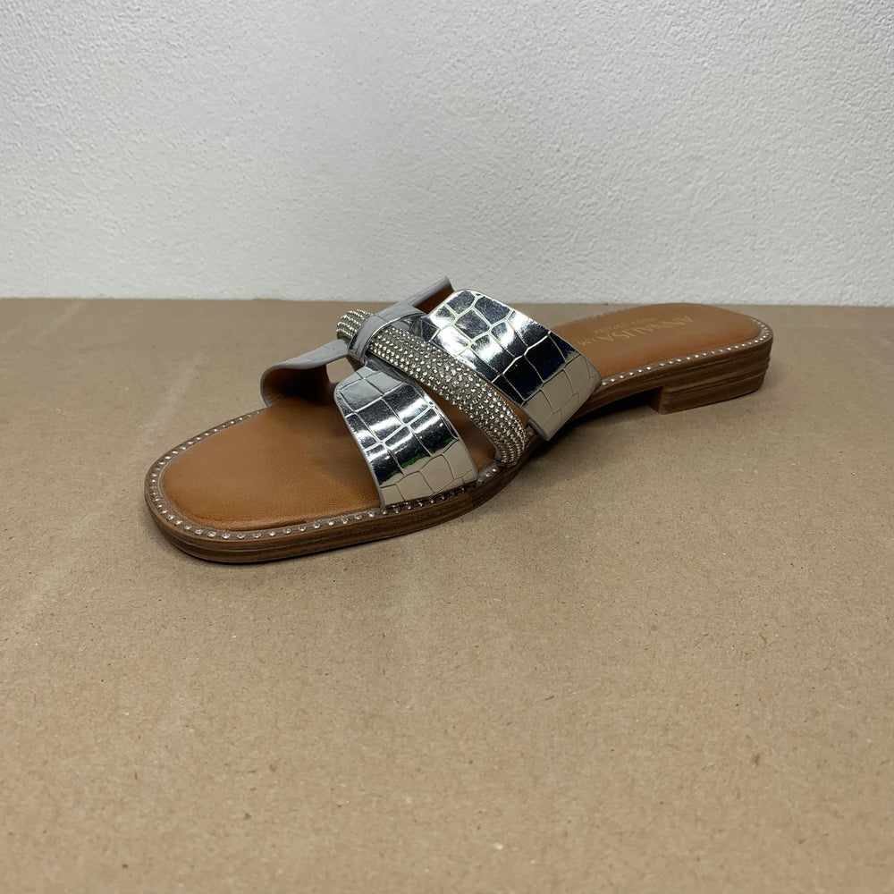 Chinelo Silver