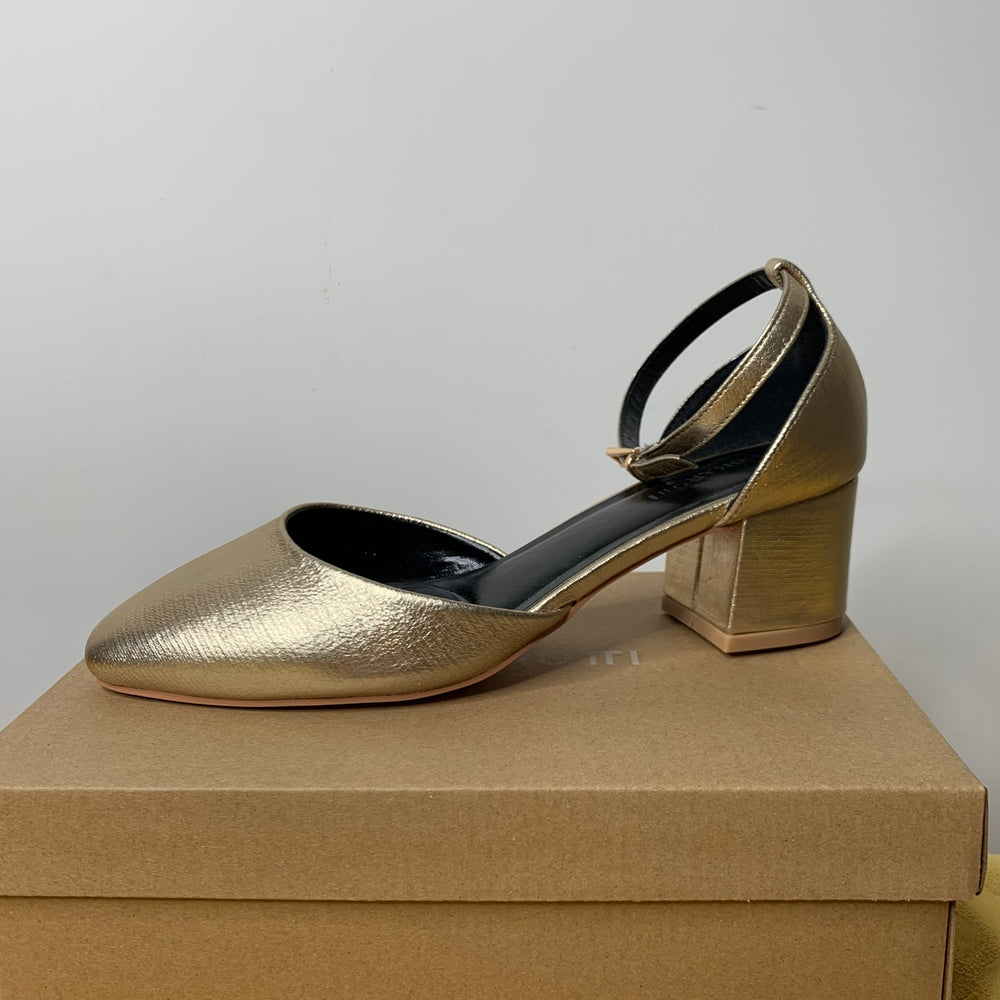 Sapato Dourado