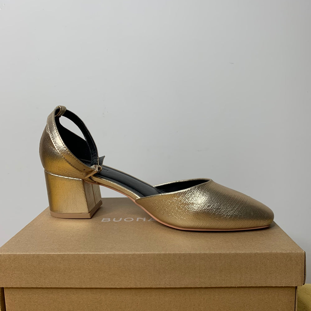 Sapato Dourado